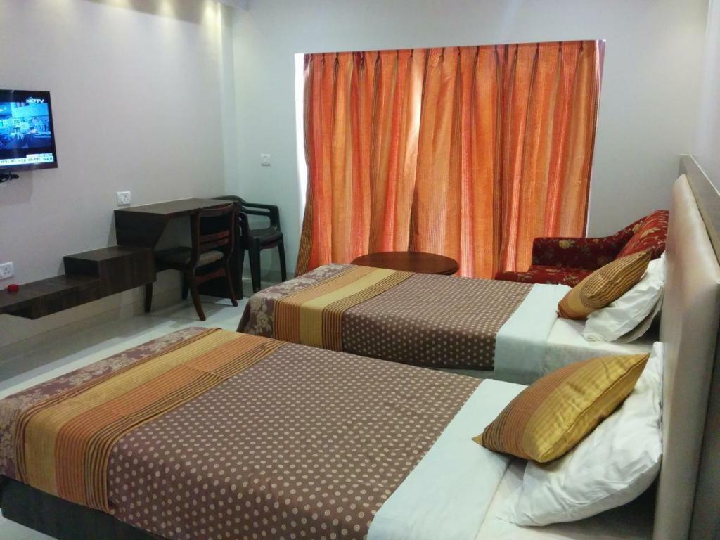 Usha Ascot Hotel Matheran Luaran gambar