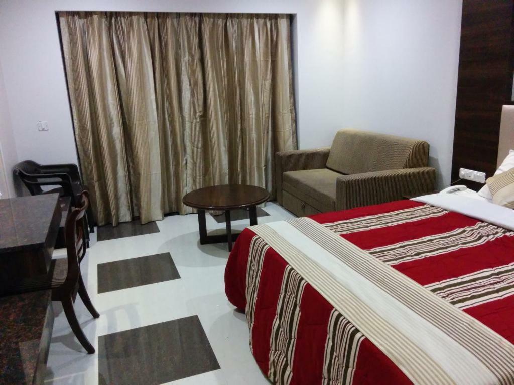 Usha Ascot Hotel Matheran Luaran gambar