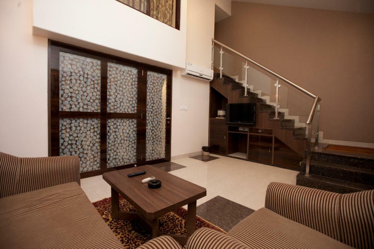 Usha Ascot Hotel Matheran Luaran gambar
