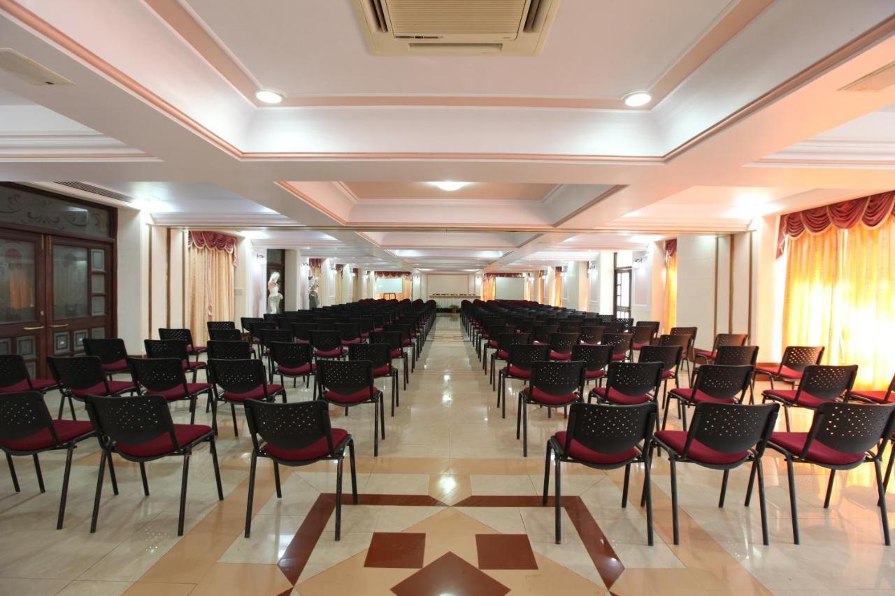 Usha Ascot Hotel Matheran Luaran gambar