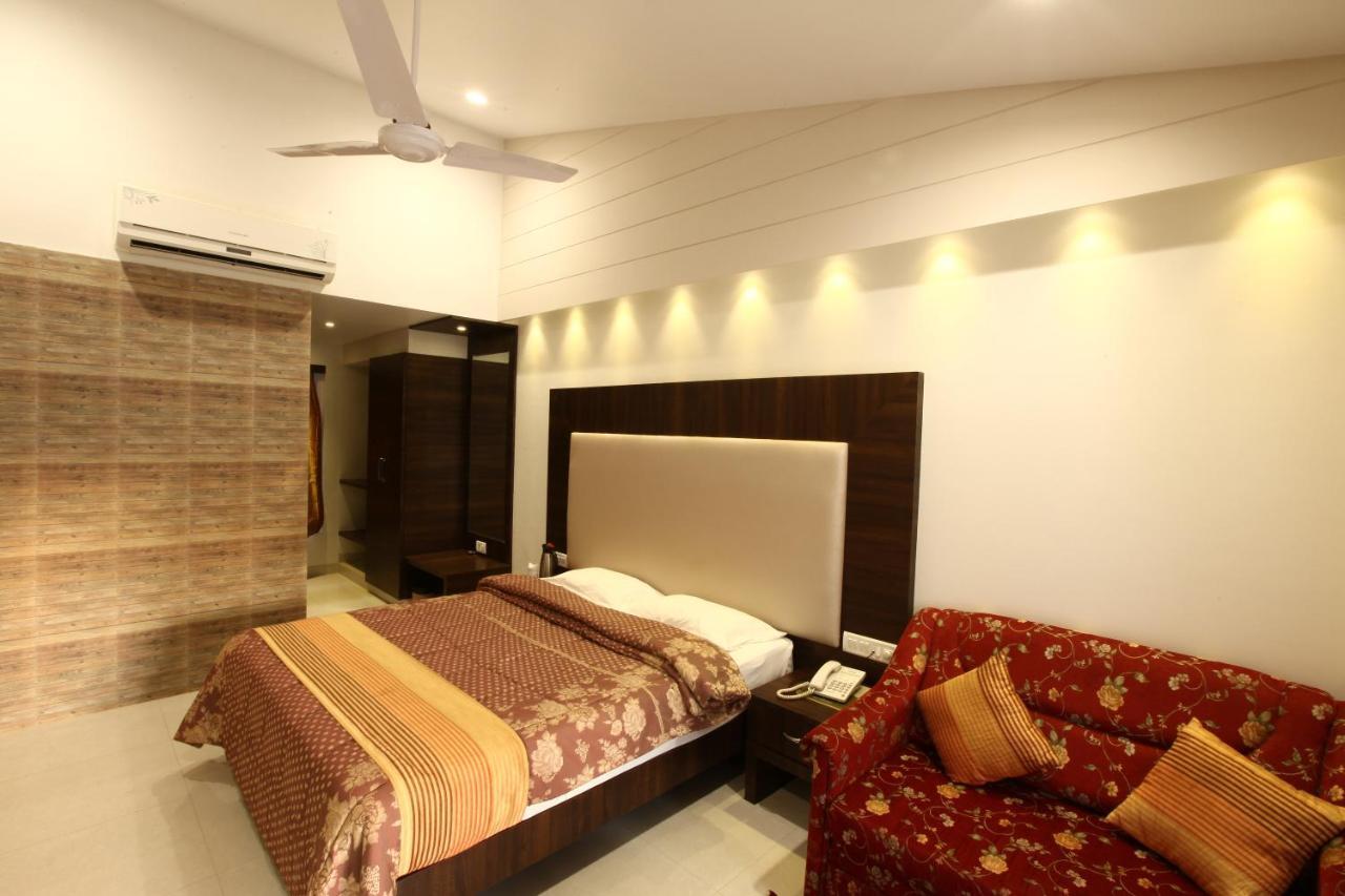 Usha Ascot Hotel Matheran Luaran gambar