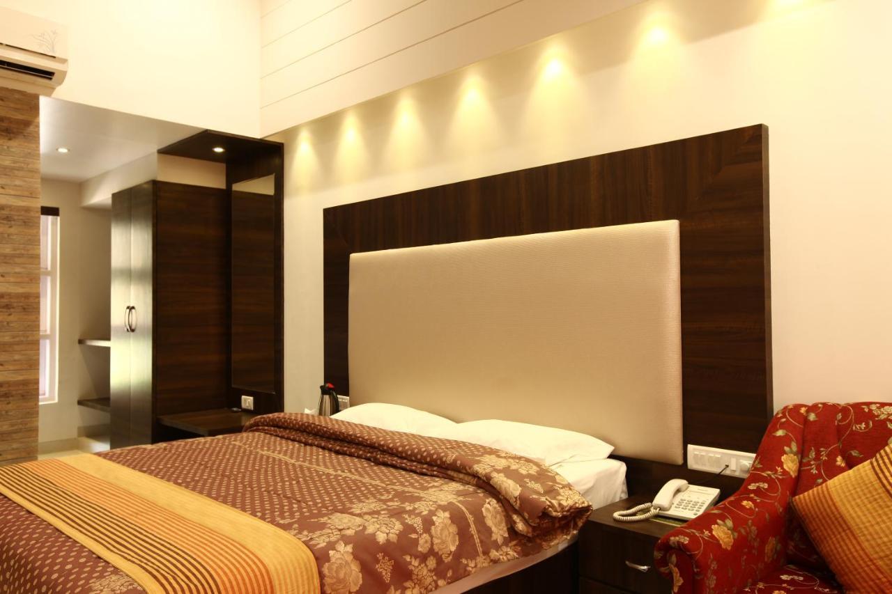 Usha Ascot Hotel Matheran Luaran gambar